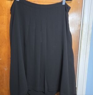 Pure Collection Soft Pleat Midi Skirt | Black | NWT | Women’s 14/16 (UK 18)